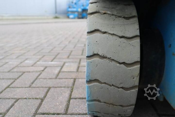 Scissor lift Genie GS2632 Electric, Working Height 10m, 227kg Capacit