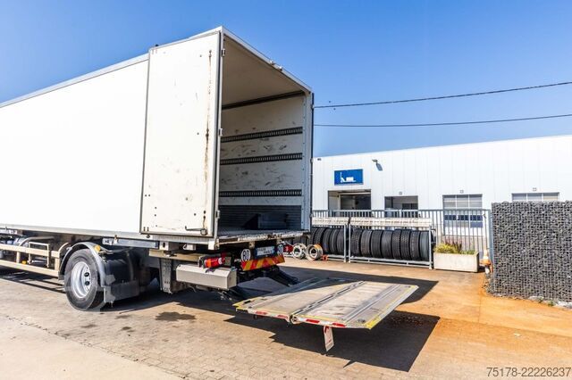 Box body RENAULT D 320+HAYON BAR 2 T.