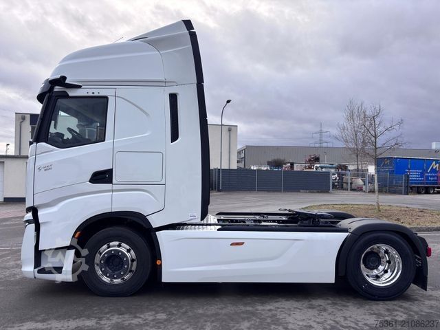 Standard tractor unit IVECO S Way 500 Retarder ALU Doppel Tank Standklima