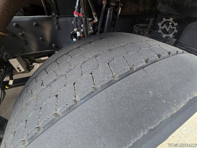 Standard tractor unit RENAULT T 520 * RETARDER * ACC * KLIMAAUT. * SPURHALTE *
