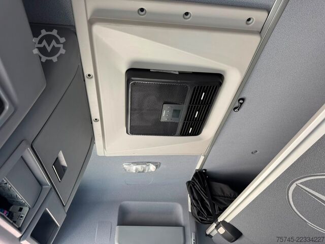 Box truck MERCEDES-BENZ ATEGO 1530*KOFFER*LBW 2 TON*STANDKLIMA* 2 LIEGE