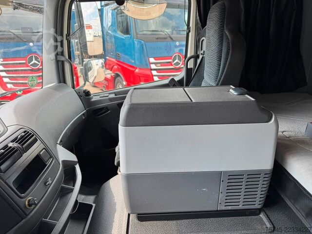 Box truck MERCEDES-BENZ ATEGO 1530*KOFFER*LBW 2 TON*STANDKLIMA* 2 LIEGE