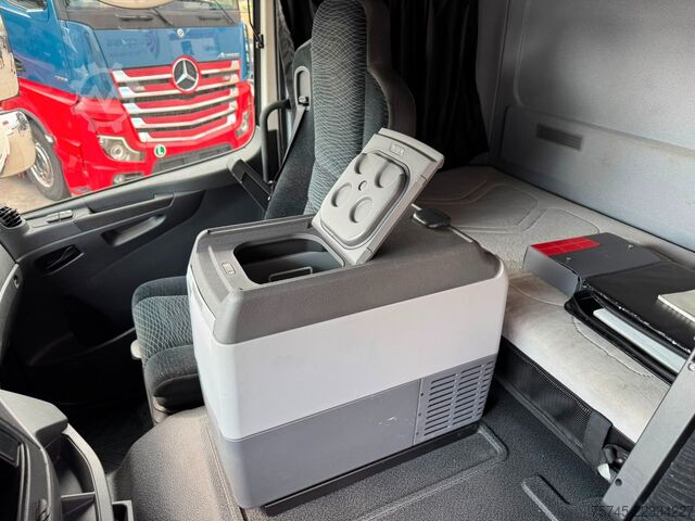 Box truck MERCEDES-BENZ ATEGO 1530*KOFFER*LBW 2 TON*STANDKLIMA* 2 LIEGE
