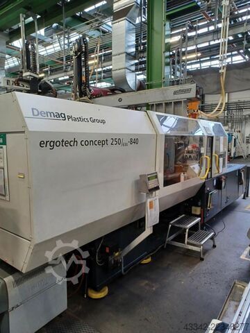 Injection moulding machine with robot DEMAG ETE250-840 CONCEPT