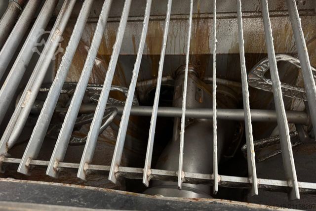 Betonpumpen-LKW MERCEDES-BENZ Actros 5061 V8 10x6 Putzmeister 52-5 180H