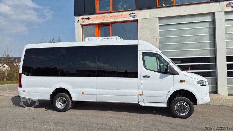 Minibus MERCEDES-BENZ 519  Allrad 4 x 4 Lagerfahrzeug Stock 20 Sitzer