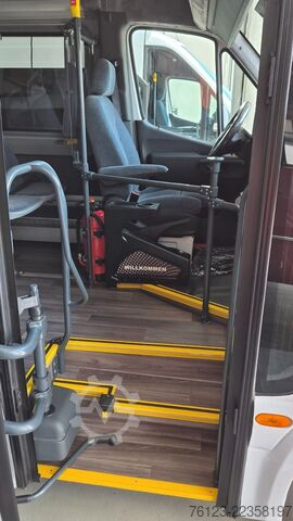 Minibus MERCEDES-BENZ Sprinter 517 Heckniederflur Vorlauffahrzeug