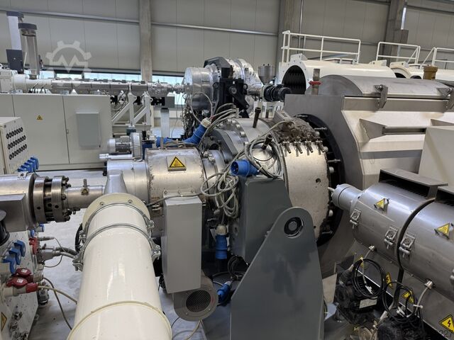 HDPE PIPE EXTRUSION LINE battenfeld-cincinnati HDPE PIPE EXTRUSION LINE