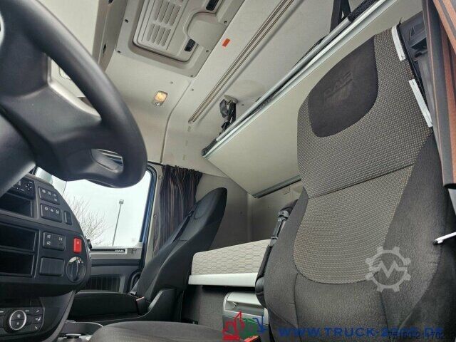Standard SZM DAF XF 450 FT Space Cab Großer Tank Deutscher LKW