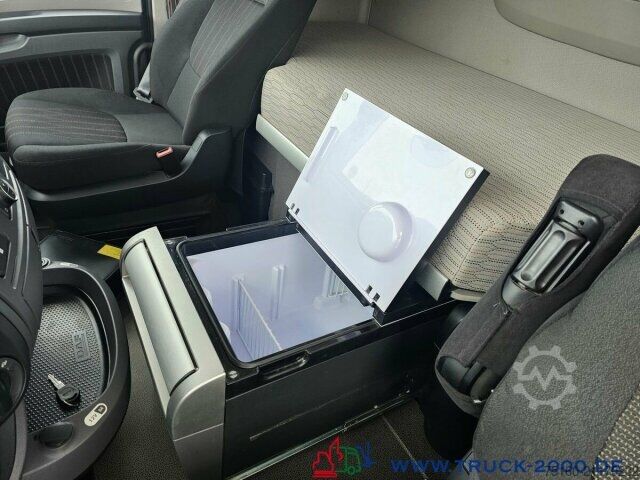 Standard SZM DAF XF 450 FT Space Cab Großer Tank Deutscher LKW