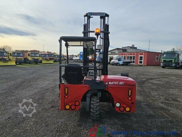 Gabelstapler Moffett Mitnahmestapler 4 Wege Allrad NX Typ M 4 20.3