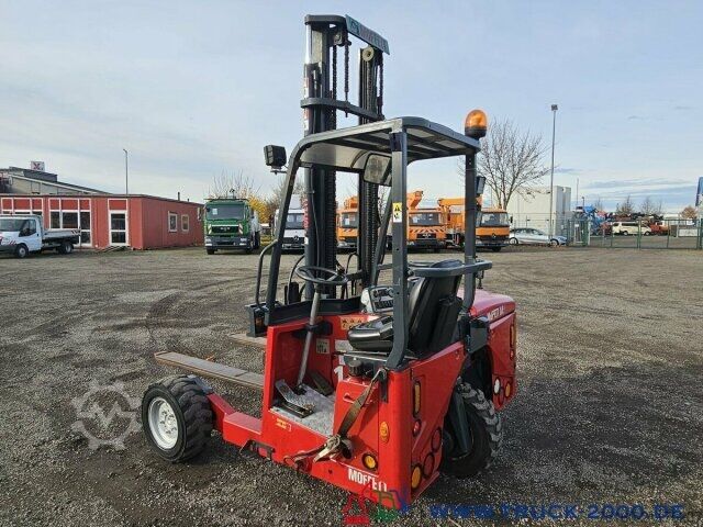 Gabelstapler Moffett Mitnahmestapler 4 Wege Allrad NX Typ M 4 20.3