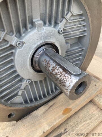 Neuer Drehstrom Elektromotor 37 kW Drehstrommotor, Kraftstrommotor, E-Motor, Käfigläufer, Asynchronm SIEMENS 1LE16032AA534GB4