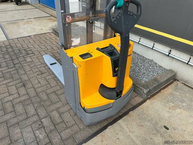 VS-22409 Electric stacker Jungheinrich EMD118i Initial lift 1860mm JUNGHEINRICH EJD118i