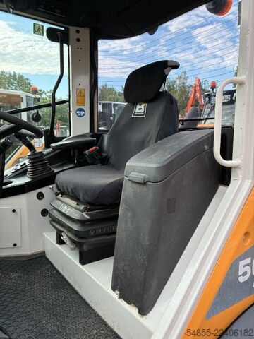 Wheel loader LIEBHERR L506 Compact