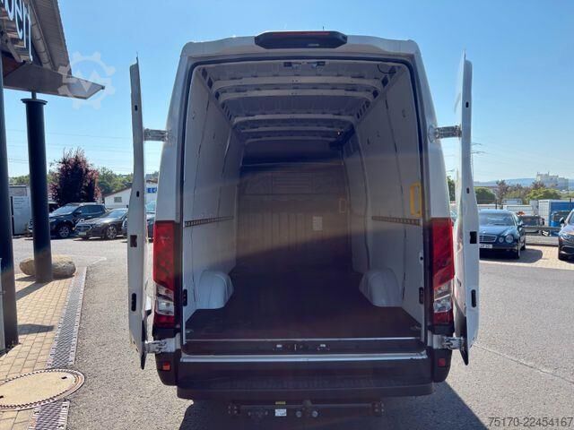 High-roof van Iveco Daily 35S14 *R3.520mm*AHK*Kamera*