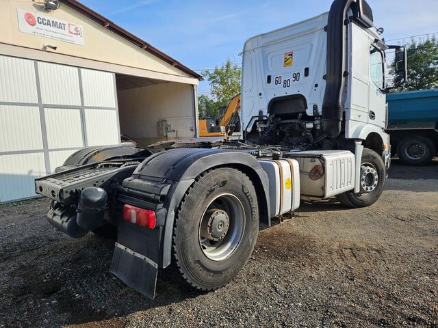 Standard tractor unit Mercedes-Benz 1848