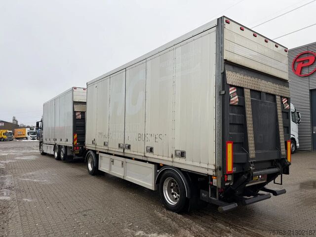 Koffer Volvo FH 13.460 Globetrotter XL 6x2 - Box with side d...