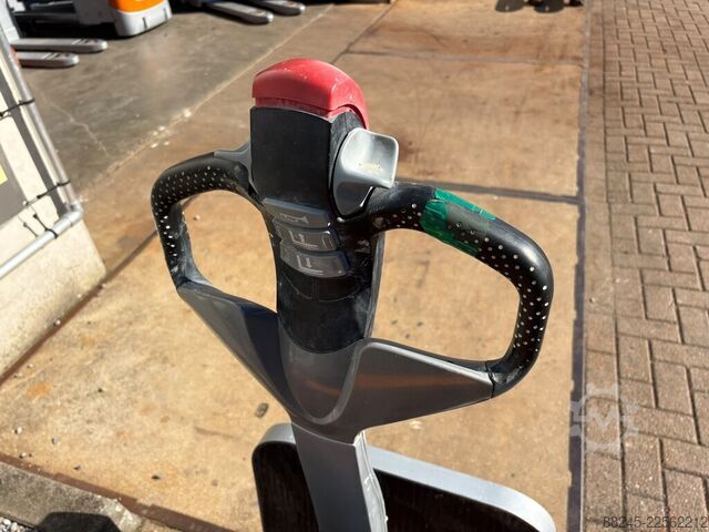 VS-22967 Electric pallet truck Still EXU20-S STILL EXU20-S