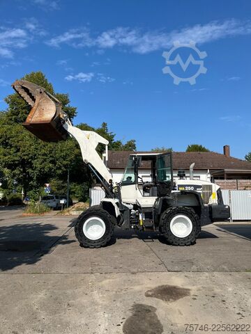 Loader Komatsu WA250 WA250-6 Radlader*Klima*Hochschaufel*Recyc...
