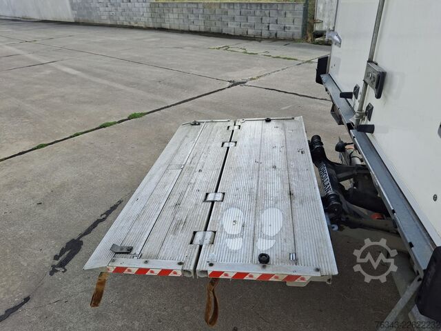 Kasten mit 20 m³ Volumen und Ladebordwand FIAT DUCATO 35 MAXI 2.3 MJT 130 - E6