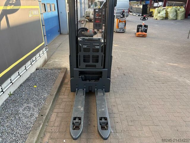 VS-22569 Electric DUO ride-on stacker Linde D14SP LINDE D14SP