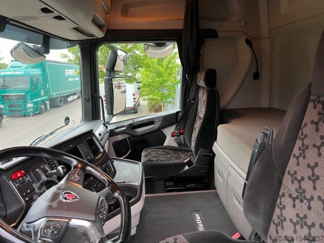 Kipper LKW SCANIA R500 Baustoff /2-Seiten-Kipper/Kran Fassi 215