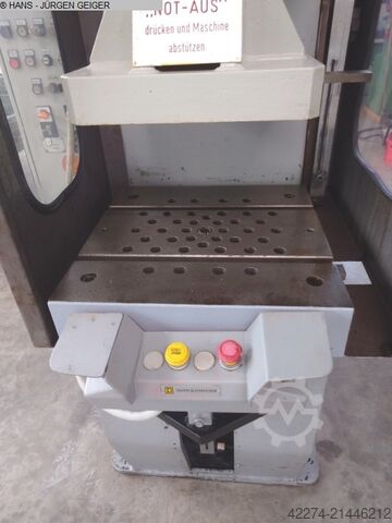Hydraulische Presse SMG HOPZ 25-560/560