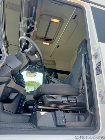 Standard road tractor MAN TGX 18.480