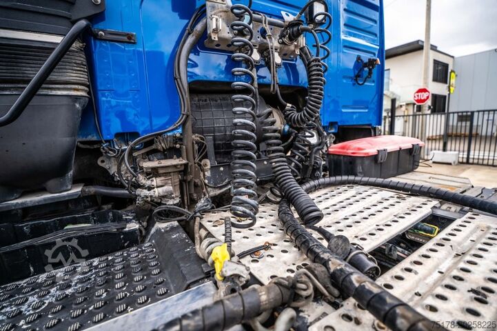 Standard tractor VOLVO FM 420 + KIPHYDR.