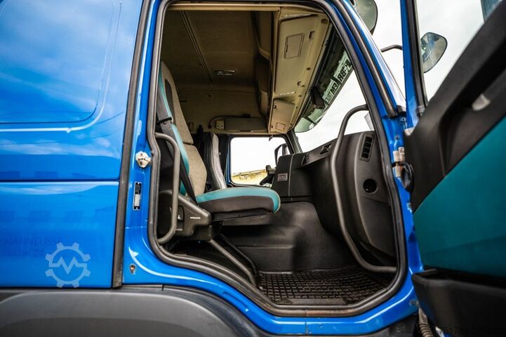Standard tractor VOLVO FM 420 + KIPHYDR.