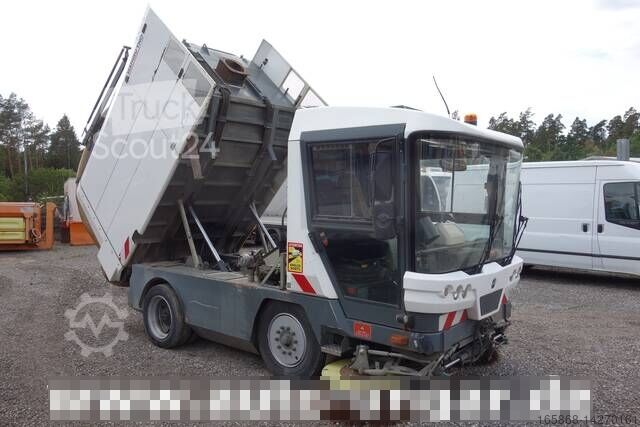 Road maintenance Ravo C540 / 530 Kehrmaschine - Kärcher - Heckabsaugung - Motorschaden