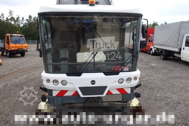 Road maintenance Ravo C540 / 530 Kehrmaschine - Kärcher - Heckabsaugung - Motorschaden