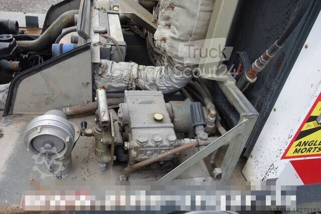 Road maintenance Ravo C540 / 530 Kehrmaschine - Kärcher - Heckabsaugung - Motorschaden