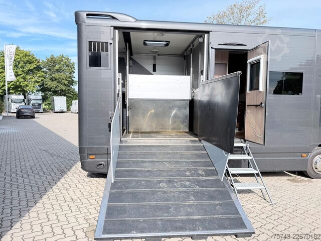 Viehtransporter LKW MERCEDES-BENZ ATEGO 1021  Roelofsen 3  Pferde  Wohnung Dusche