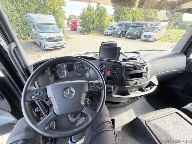 Viehtransporter LKW MERCEDES-BENZ ATEGO 1021  Roelofsen 3  Pferde  Wohnung Dusche