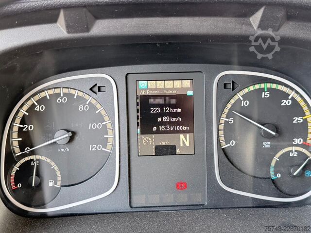 Viehtransporter LKW MERCEDES-BENZ ATEGO 1021  Roelofsen 3  Pferde  Wohnung Dusche