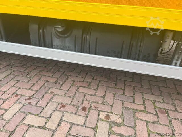 Suitcase DAF LF 210 FA 12 TN