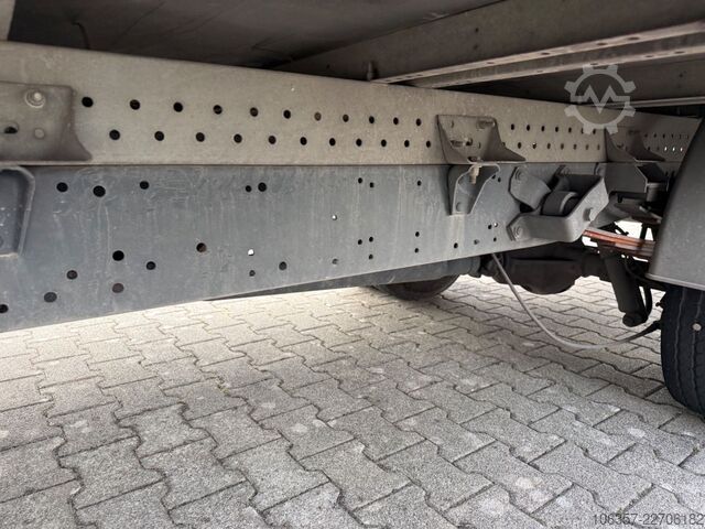 Transporter mit Koffer IVECO Daily 35C16 3,0L Koffer LBW 750kg Euro6E Seitent