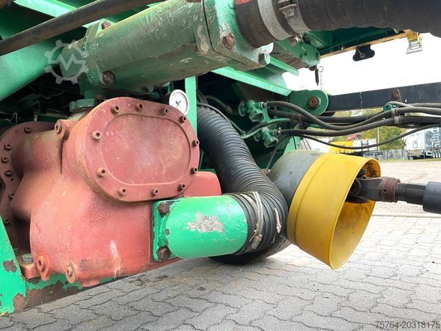 Three-way tipper trailer 30m³ Heitling Getreidekipper/Schleuse/Kompressor