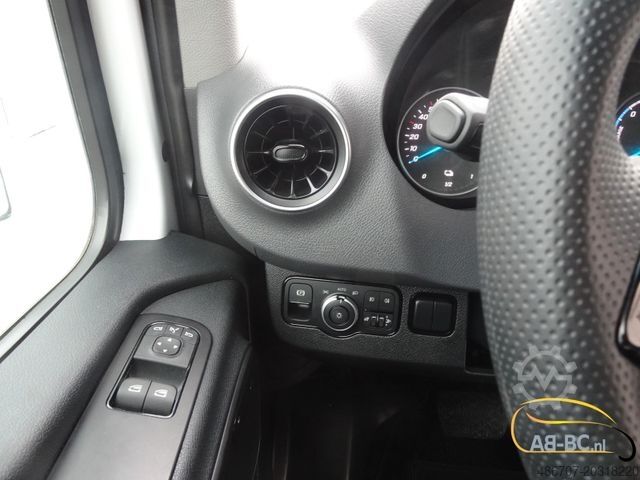 Intercity bus MERCEDES-BENZ eSprinter 14 Sitze Electric Range: 300 km