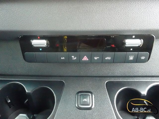 Reisebus MERCEDES-BENZ eSprinter 17 Sitze Electric Range: 465 km