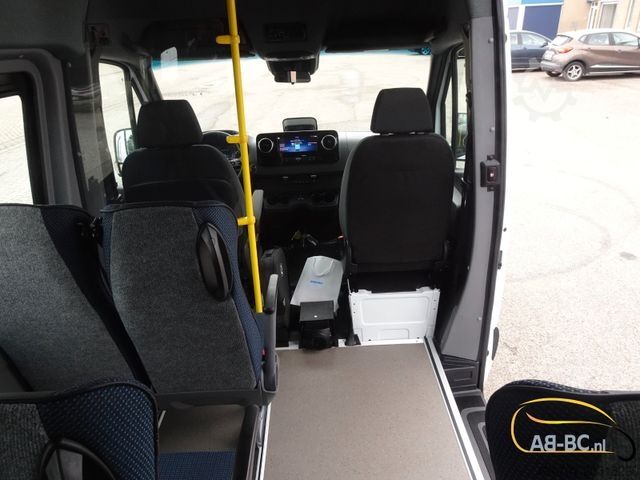 Motor coach MERCEDES-BENZ eSprinter 17 Sitze Electric Range: 465 km