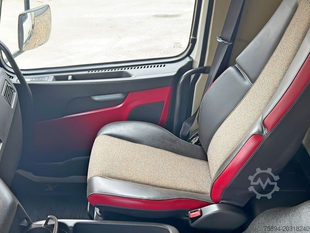 Kipper LKW VOLVO FMX 460 Kipper * BORDMATIC * 8x4 * TOPZUSTAND