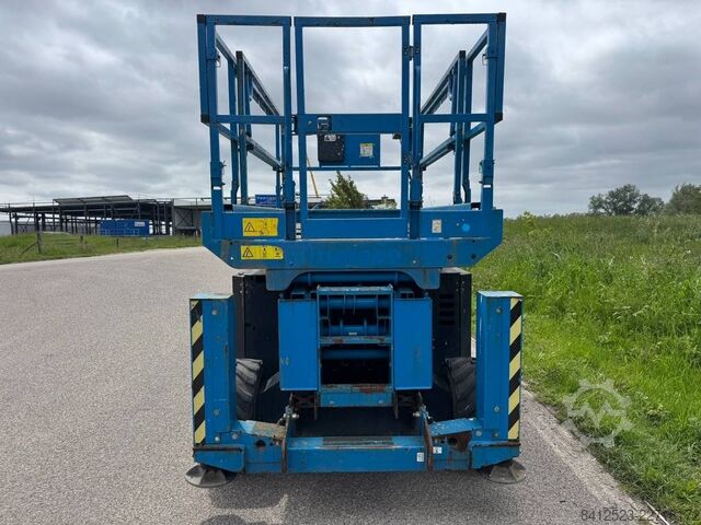 Scissor lift Genie GS 2668 RT