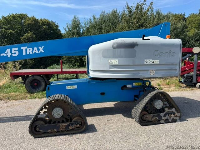 Teleskopbühne Genie S 45 Trax
