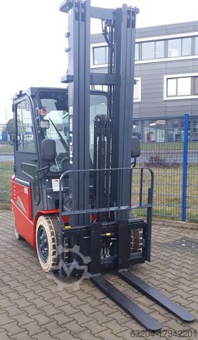 Electric 4-wheel forklift Heli CPD35-GD2