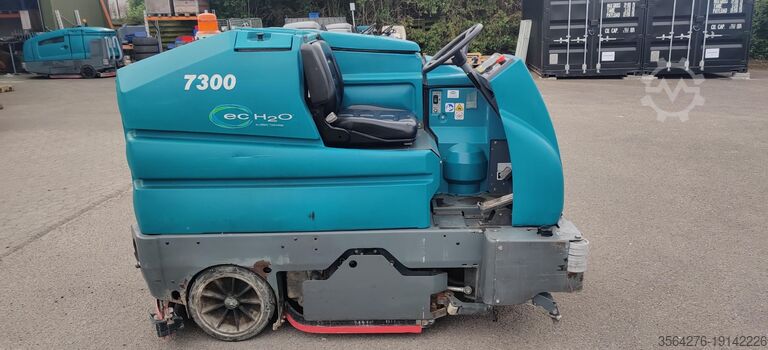 Scheuersaugmaschine Tennant 7300