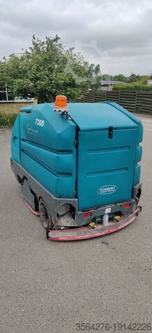 Scheuersaugmaschine Tennant 7300