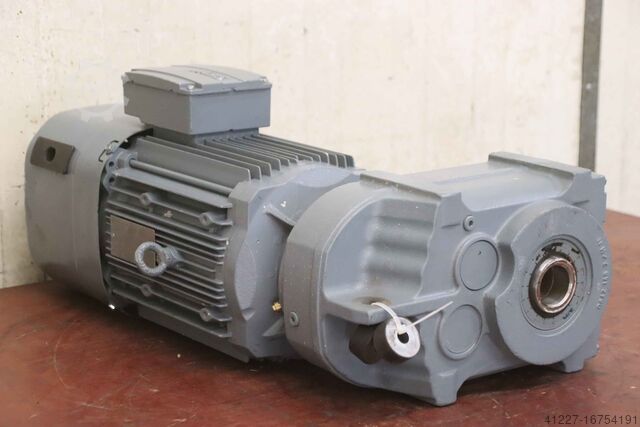 Gear motor 4 kW 189 rpm SEW-Eurodrive FA57/G DRE132S4BE5/TF